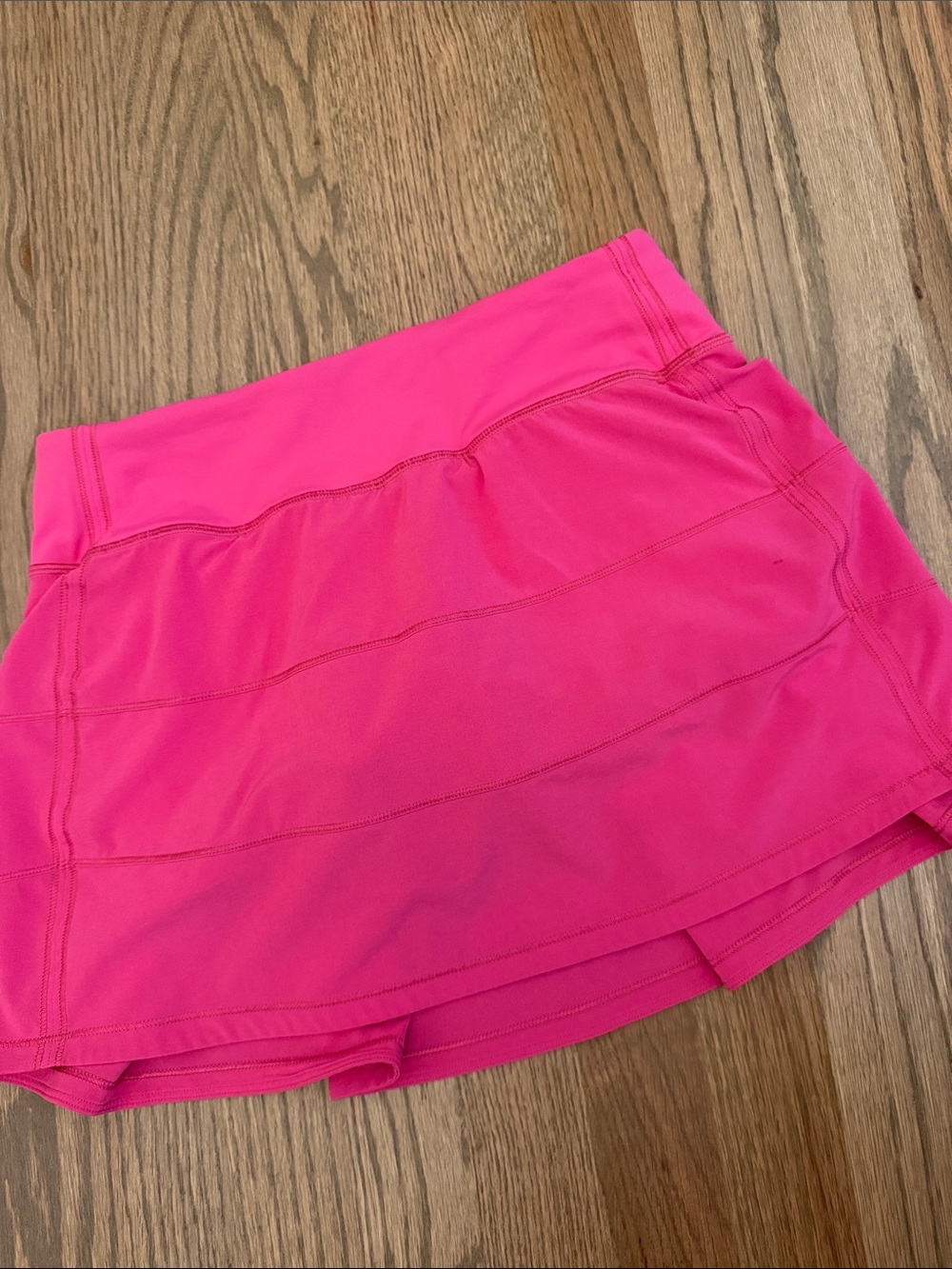 Super cute! Lululemon Pace Rival Skirt Sz 4 long